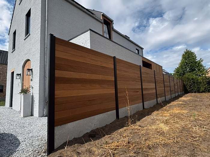 Thermowood hekwerk geplaatst door Lamon Hekwerk — voorbeeld 1 van 5